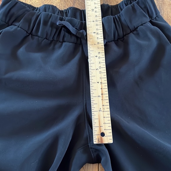 Lululemon On The Fly Crop *Woven 23" Black 2 - Picture 10 of 15